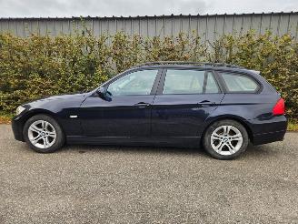 BMW 3-serie 320i 16V Combi/o  Benzine 1.995cc 110kW picture 2