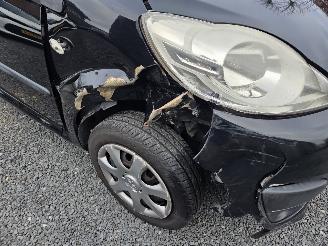 Peugeot 107 1.0 Active picture 2