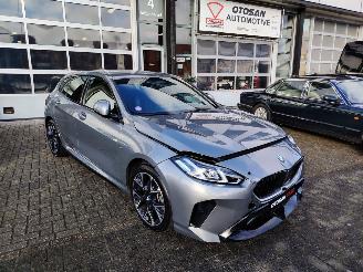 krockskadad bil auto BMW 1-serie 2025 M-Performance Leder Camera 2025/3