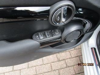 Mini Cooper 1.5 picture 8