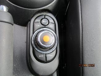 Mini Cooper 1.5 picture 10