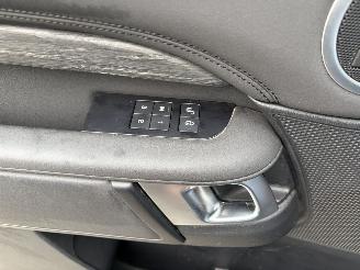 Land Rover Discovery 3.0 HSE SD6 picture 17