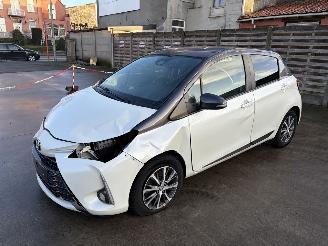 Voiture accidenté Toyota Yaris Y20 1.5I - 16V 2019/3