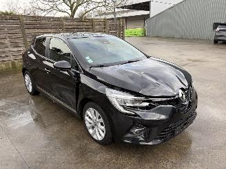 Damaged car Renault Clio 5 1.0 TCE 100 2020/6