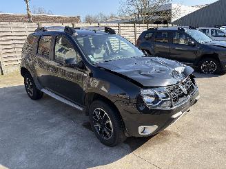 skadebil auto Dacia Duster 1.5 DCI - 8V TURBO 4X4 2017/5