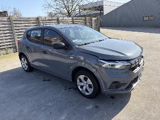 krockskadad bil auto Dacia Sandero GPL 2025/3