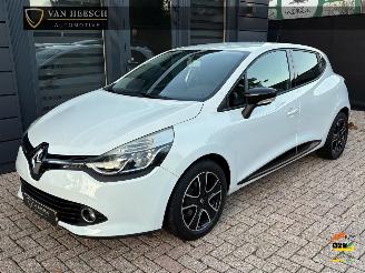Vaurioauto  passenger cars Renault Clio 0.9 TCe Night & Day | Navi Pdc Lm-velgen 2013/6