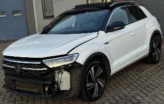 damaged passenger cars Volkswagen T-Roc 1.5TSI 3x R-Line Bussines + 2022/5