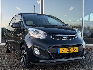 damaged passenger cars Kia Picanto 1.0 CVVT World Cup Ed. Airco NAP 2014/7