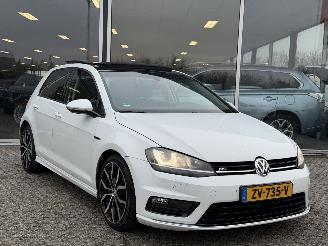 Schadeauto Volkswagen Golf Golf 7 2.0TDI R-Line PANO FULL 2016/2