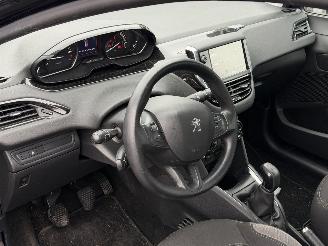 Peugeot 208 1.2 VTi Blue Lease picture 8