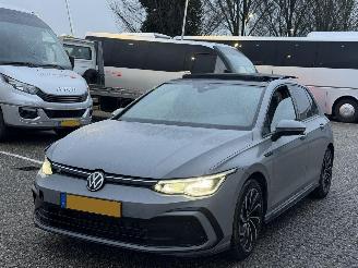 Damaged car Volkswagen Golf 1.5 eTSI R-Line PANO/AUTOMAAT 2020/9