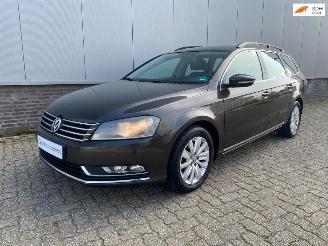 uszkodzony samochody osobowe Volkswagen Passat  2012/6
