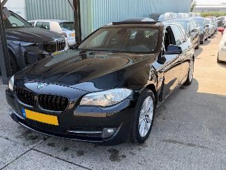 uszkodzony samochody osobowe BMW 5-serie 523i High Executive Leder Xenon Pano 2011/8
