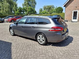 Peugeot 308 1.5 hdi  131pk  pano navi picture 4