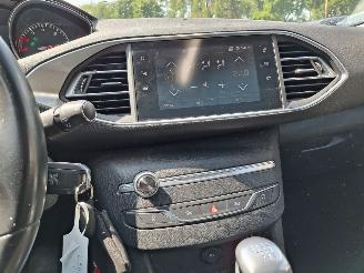 Peugeot 308 1.5 hdi  131pk  pano navi picture 11