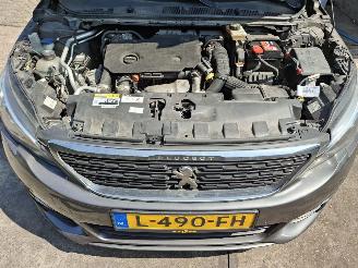 Peugeot 308 1.5 hdi  131pk  pano navi picture 2