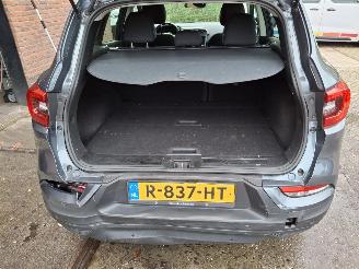 Vaurioauto  passenger cars Renault Kadjar 1.3 tce  140pk automaat    navi clima 2020/6