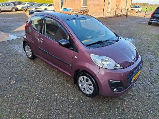 Unfallwagen Peugeot 107 1.0i 3drs active 2014/1