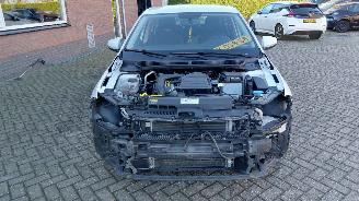 Volkswagen Polo 1.0 tsi   70kw navi  automaat picture 7