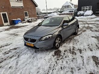 Volvo V-40 2.0 diesel navi picture 4