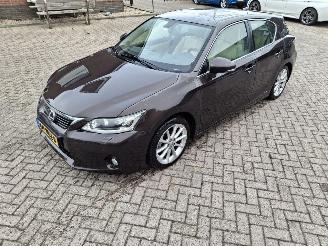 Vaurioauto  passenger cars Lexus Ct 200h  hybrid  1.8i leer navi 2011/8