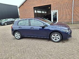 Schadeauto Volkswagen Golf 1.0e  tsi  hybrid  110pk 2023/8