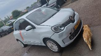 Auto incidentate Renault Twingo r80  limitee  vibes  82pk navi  clima 2021/6