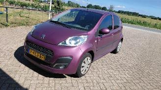 krockskadad bil auto Peugeot 107 1.0i 5drs airco 2014/5