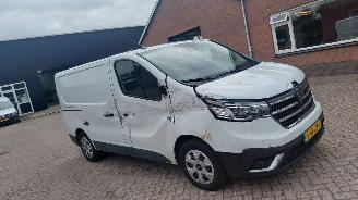 skadebil bedrijf Renault Trafic 2.0 dci 150pk automaat navi  airco 2024/9