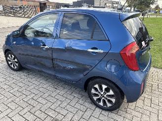Kia Picanto 1.0 PLUSLINE NAVIGATOR LICHTE ZIJSCHADE! 2016  3999 EURO VAST picture 2
