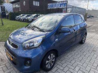 Schadeauto Kia Picanto 1.0 PLUSLINE NAVIGATOR LICHTE ZIJSCHADE! 2016  3999 EURO VAST 2016/11