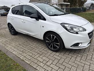 Avarii autoturisme Opel Corsa 1.4 AUTOMAAT COLOR EDITION RIJDBAAR BOUWJAAR 2015  3750 EURO 2015/6