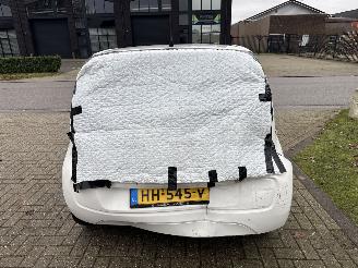 Volkswagen Up! 1.0 UP! BLEUMOTION BOUWJAAR 2015 RIJDBAAR 3100 EURO SCHERP! picture 3