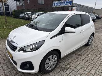 damaged passenger cars Peugeot 108 1.0e-VTI ACTIVE LICHTE SCHADE! BOUWJAAR 2019 49448 KM 5600 EURO 2019/11