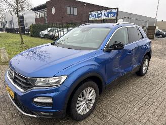 Auto incidentate Volkswagen T-Roc 1.0 TSI 116 PK PORTIEREN SCHADE BOUWJAAR 2018 RIJDBAAR! 9500 EUR 2018/2