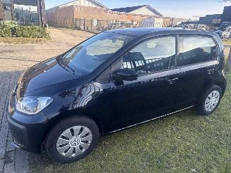 Auto incidentate Volkswagen Up! 1.0 UP! 58237 KM RIJDBAAR BOUWJAAR 2017  5850 EURO VAST 2017/8