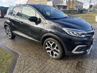 Vaurioauto  passenger cars Renault Captur 0.9 INTENS 80000 KM RIJDBAAR BOUWJAAR 2018  5999 EURO VAST! 2018/8