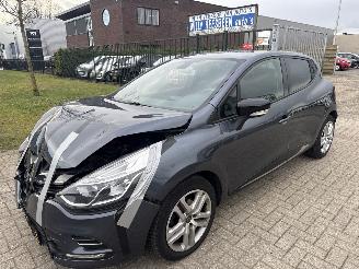 Coche accidentado Renault Clio 0.9 TCe LIFE 33609 KM BOUWJAAR 2020 PRIJS 5999 EURO 2020/4