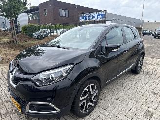 Unfallwagen Renault Captur 1.2 AUTOMAAT DYNAMIQUE 94252 KM BOUWJAAR 2014  6700 EURO 2014/7
