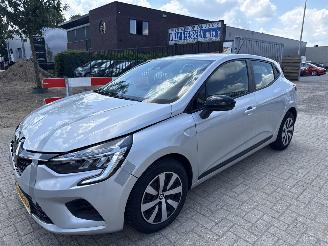 Voiture accidenté Renault Clio 1.0 90 EQUILIBRE BOUWJAAR 2023  67945 KM VASTE PRIJS 8900 EURO 2023/4