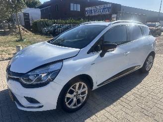 skadebil auto Renault Clio 0.9 LIMITED RIJDBARE SCHADE! 116187 KM NAP BOUWJAAR 2020 5100 2020/2