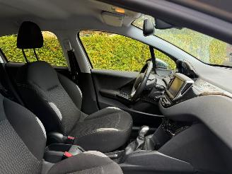 Peugeot 208 1.2 Style 5DRS NAVI AIRCO picture 15