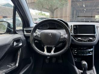 Peugeot 208 1.2 Style 5DRS NAVI AIRCO picture 19