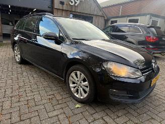 Damaged car Volkswagen Golf 1.6 TDI 2015/6