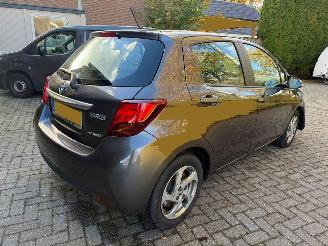 Schadeauto Toyota Yaris 1.5 HYBRID NAVI CAMERA AIRCO 2015/2
