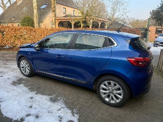 krockskadad bil auto Renault Clio 1.0 Intens navi pdc 2021/12