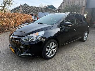 krockskadad bil auto Renault Clio 0.9 LIMITED AIRCO NAVI CRUISE 2018/11