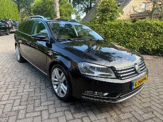 Schadeauto Volkswagen Passat 2.0 DSG LEER PANO 2011/1