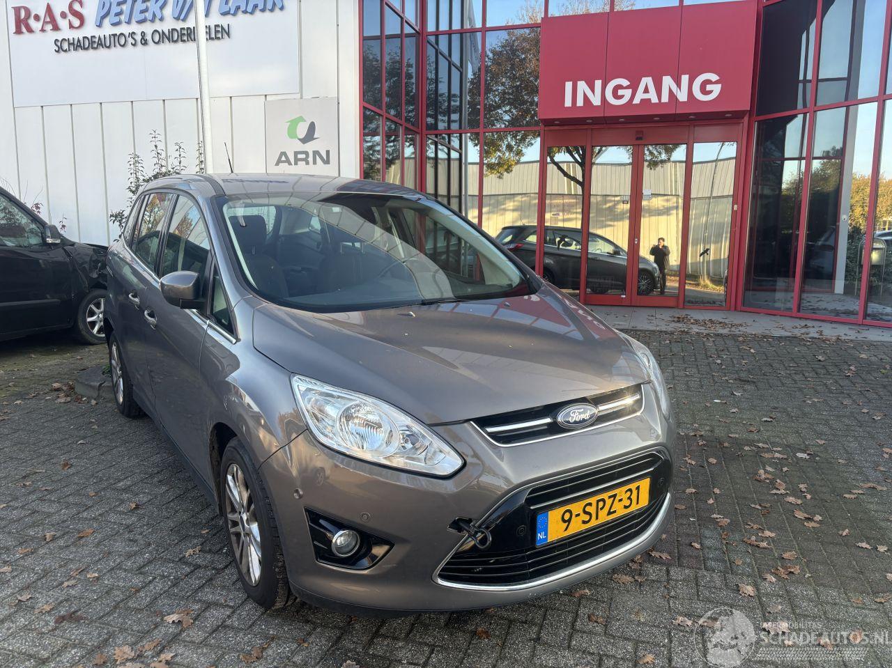 Ford Grand C-Max Titanium MOTOR schade